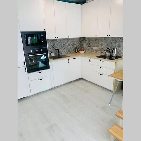 Uroczy Apartament Z Basenem I Kortem Tenisowym Побєрово Екстер'єр фото