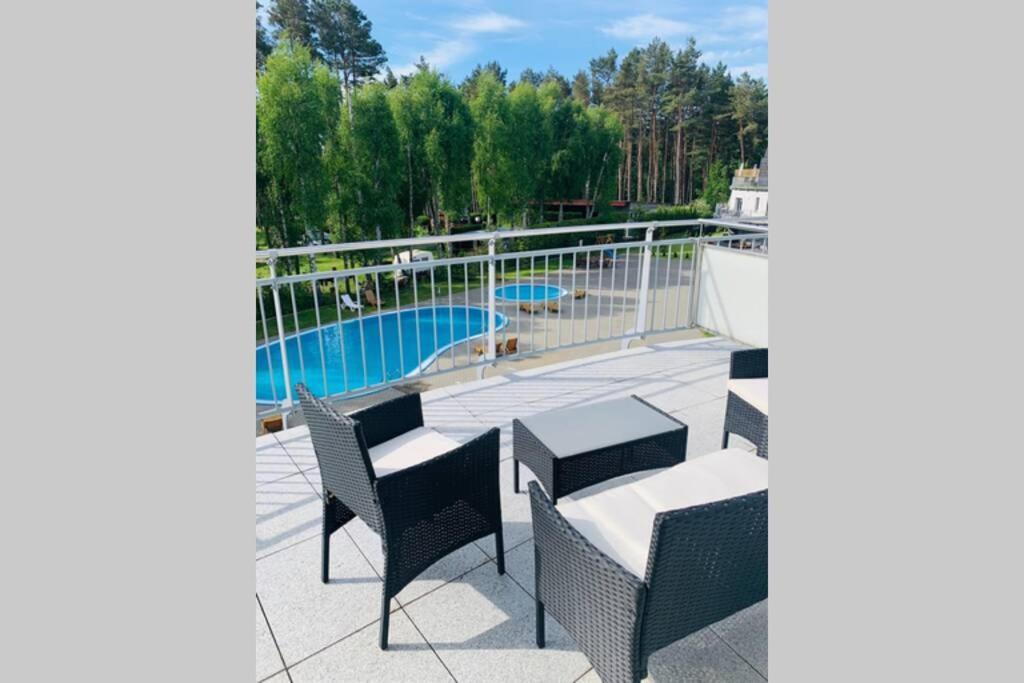 Uroczy Apartament Z Basenem I Kortem Tenisowym Побєрово Екстер'єр фото