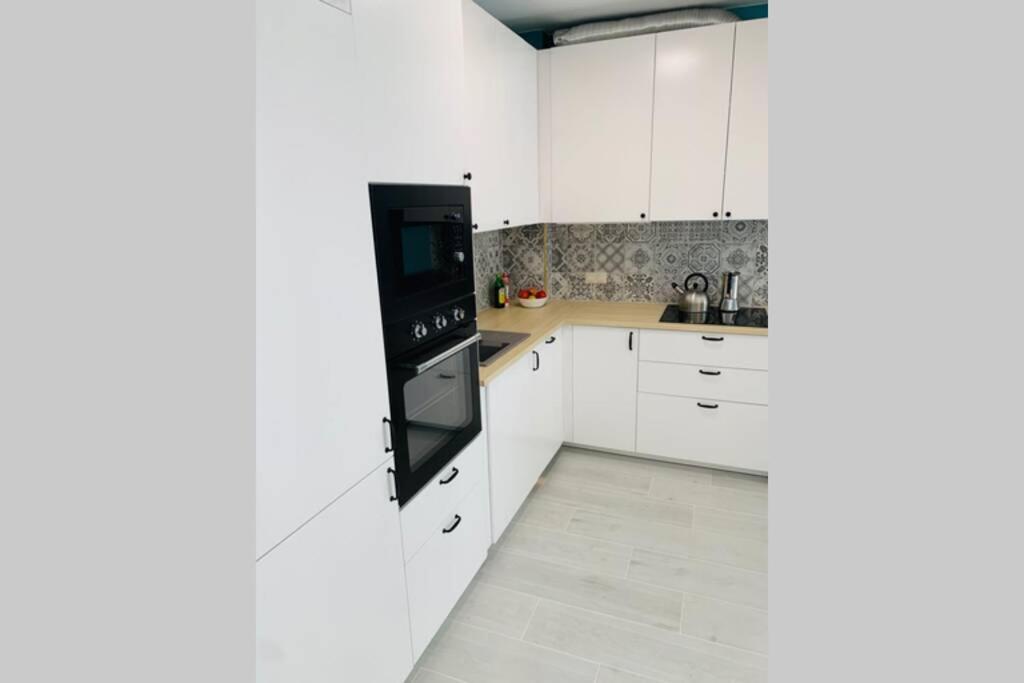 Uroczy Apartament Z Basenem I Kortem Tenisowym Побєрово Екстер'єр фото